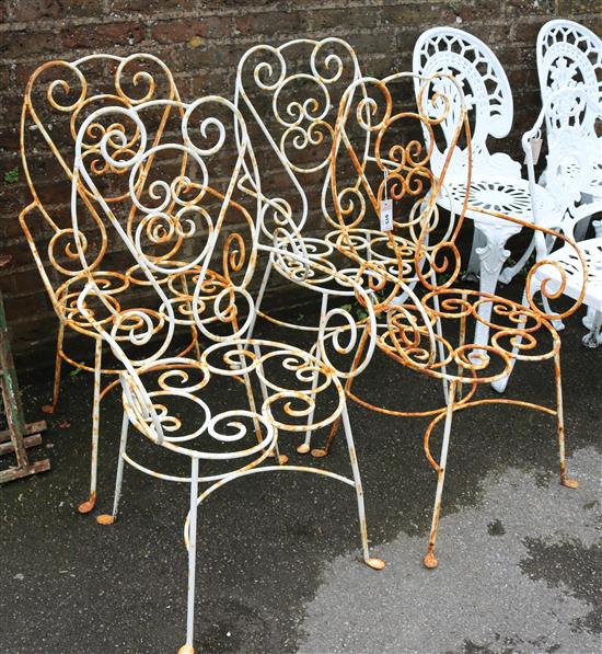 4 painted French garden chairs(-)